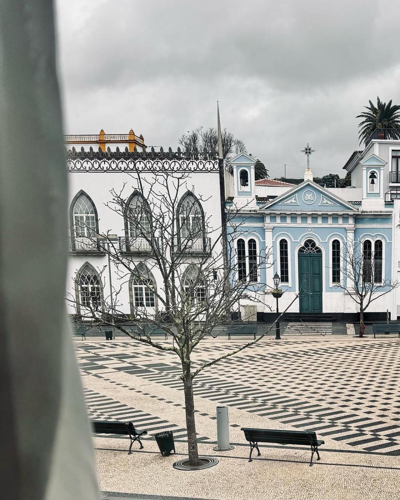 Alianca Cafe & Hostel Angra do Heroismo Exterior photo